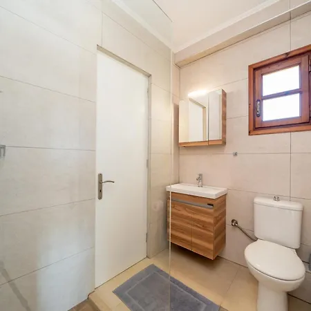 Southbank Seafront * קאטליוס