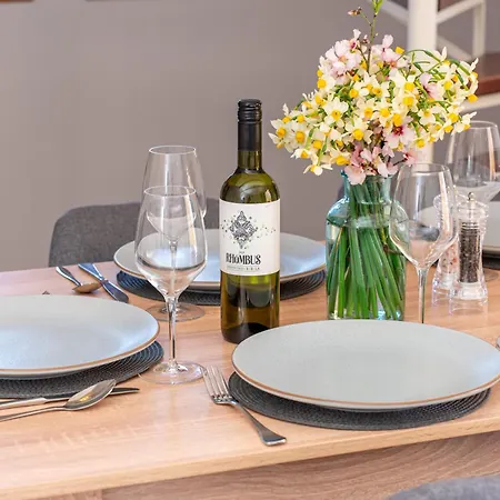 Southbank Seafront דירה *