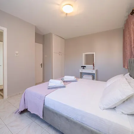 Southbank Seafront * קאטליוס