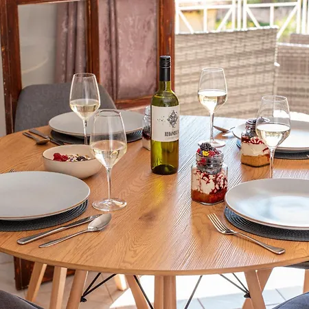 Southbank Seafront דירה