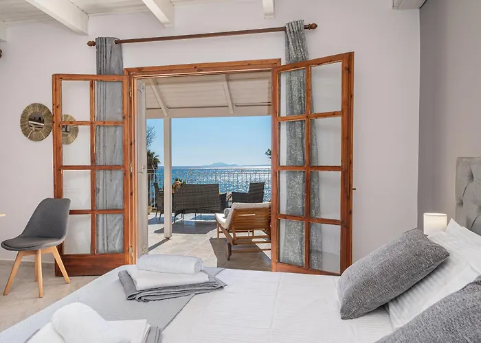 Southbank Seafront Daire Kateleios
