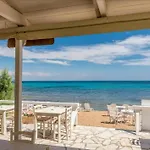 Southbank Seafront Apartament Katelios
