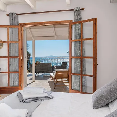 Southbank Seafront Apartment Katelios