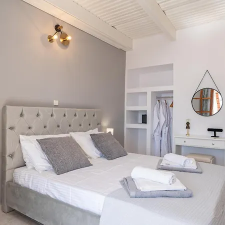 Southbank Seafront Apartment Katelios