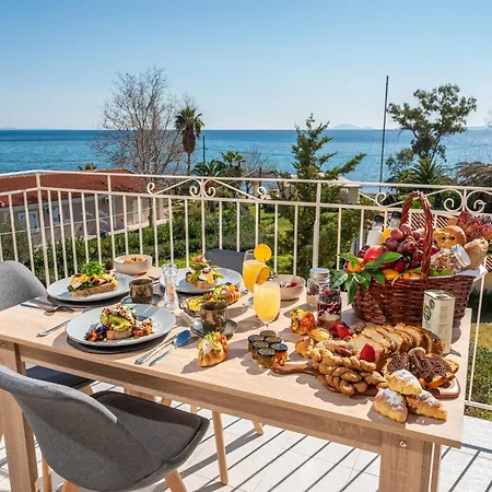 Southbank Seafront Apartment