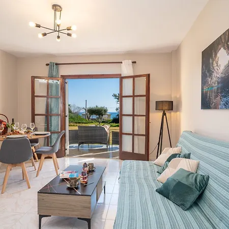 Southbank Seafront Apartment
